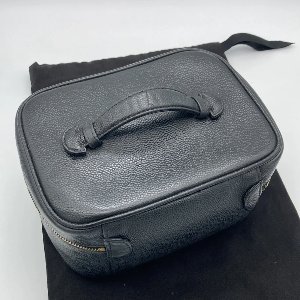 CHANEL CAVIAR CC VINTAGE BLACK VANITY COSMETIC BAG